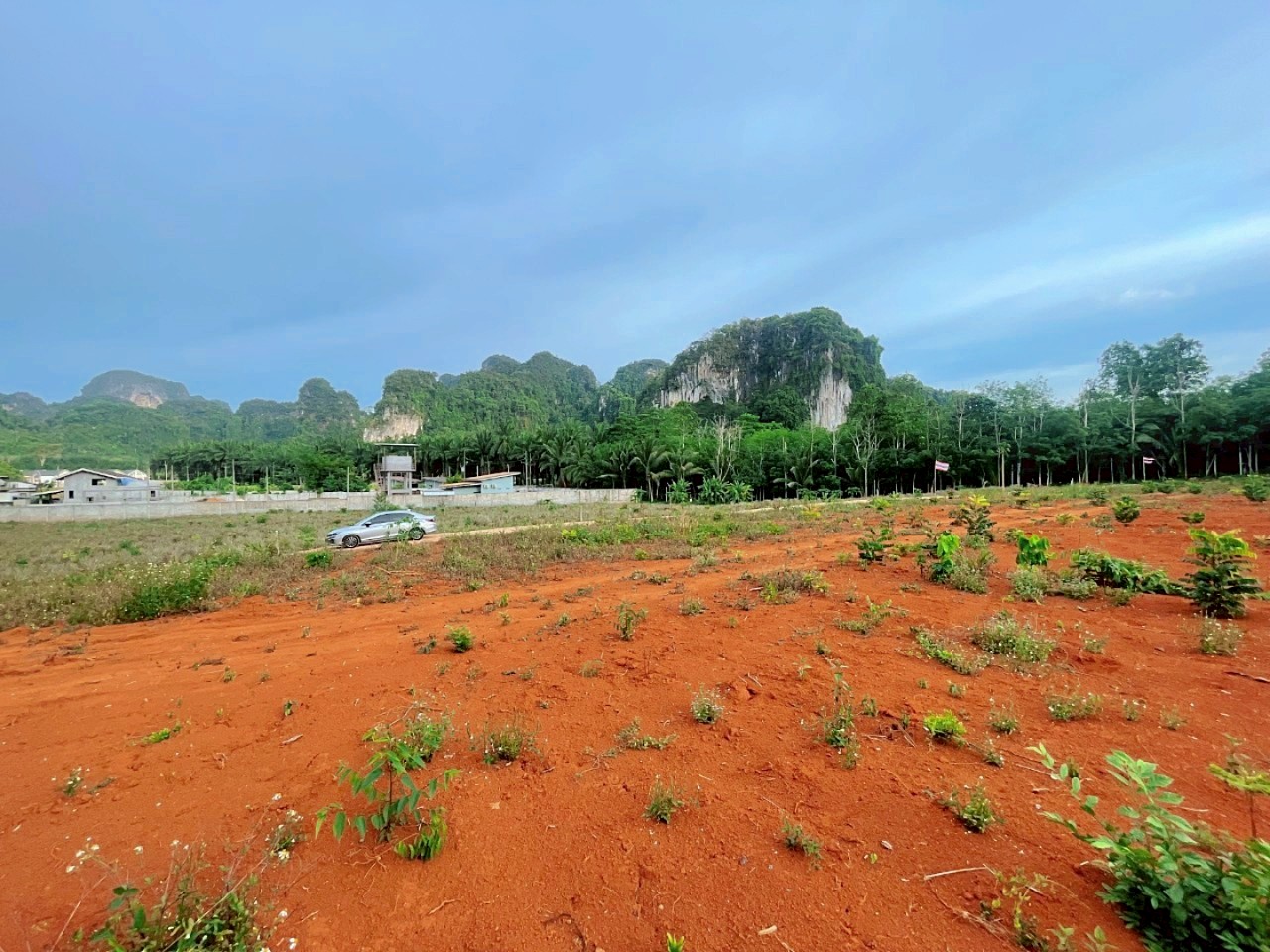  ขายที่ดินแปลงเล็ก วิวภูเขาสวย  อ่าวนาง กระบี่